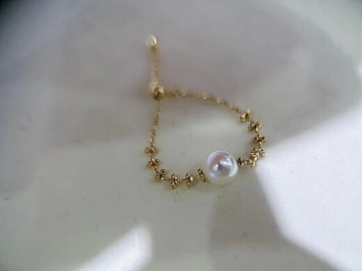 Luruo Japanese seawater akoya 18k gold lace pearl ring is perfectly round and can be pulled to adjust the ring circumference 18k gold lace ring imported from Japan 5-6mm