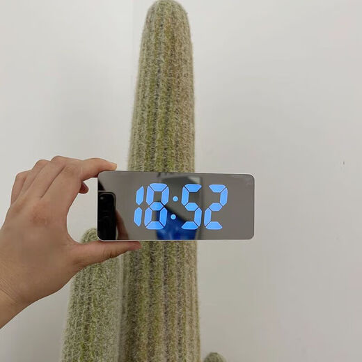 Connect the Yunmao Xiaomi Mi Mijia General Ins Simple LED Luminous Alarm Clock Desktop Mirror Clock Temperature Sleeping Battery 719 Black LED Mirror Clock - Battery + USB Cable