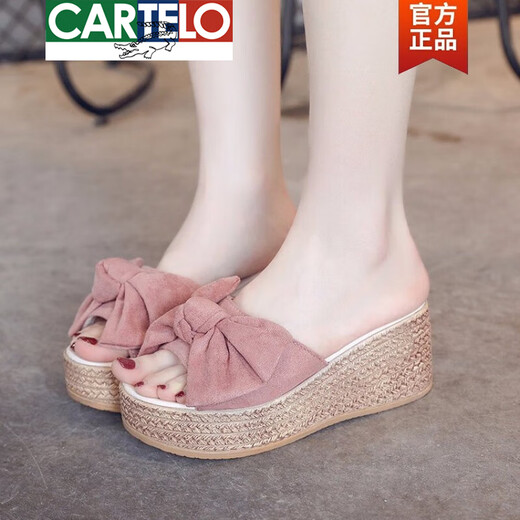 卡帝乐鳄鱼（CARTELO）高档2025夏季厚底坡跟凉拖鞋外穿女式凉鞋松糕底一字拖蝴蝶结时尚 粉红色 35