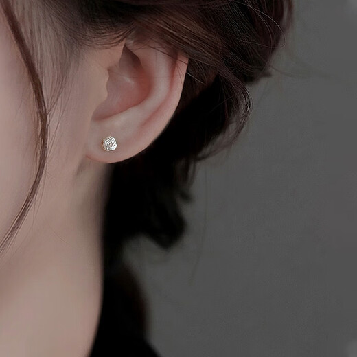 Holycat Cat in Arms 999 Pure Silver Ruyi Knot Earrings for Girls Ear Hole Earrings Pure Silver Ear Bone Nail Earrings as a Birthday Gift for Girlfriend Ruyi Knot Screw Earrings (Small Size) Pair