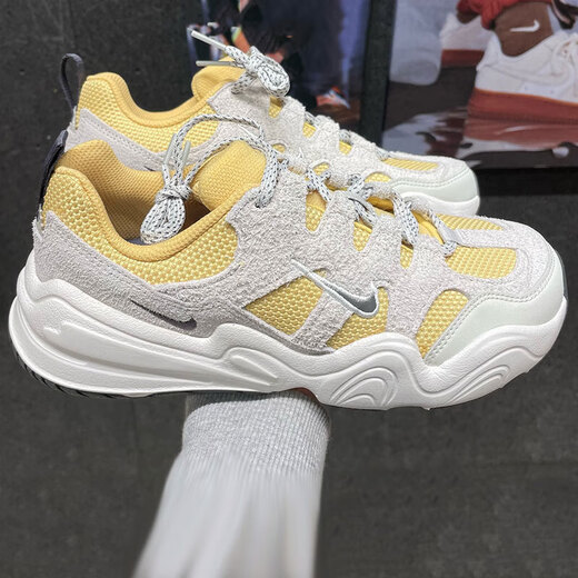 耐克（NIKE）跑步鞋女鞋2025夏季新款复古老爹鞋缓震耐磨低帮运动鞋轻便休闲鞋 DR9761-700 37.5