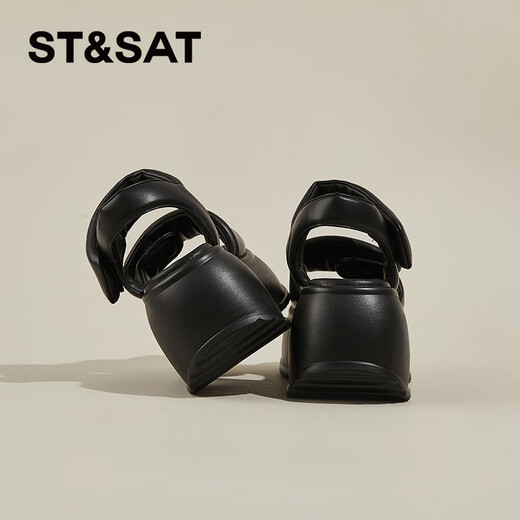 Sábado Sandalias de tacón de gran altura para mujeres en primavera 2025 Productos nuevos afuera con pastel de esponja zapatos de moda romanos casuales para mujeres negras 37