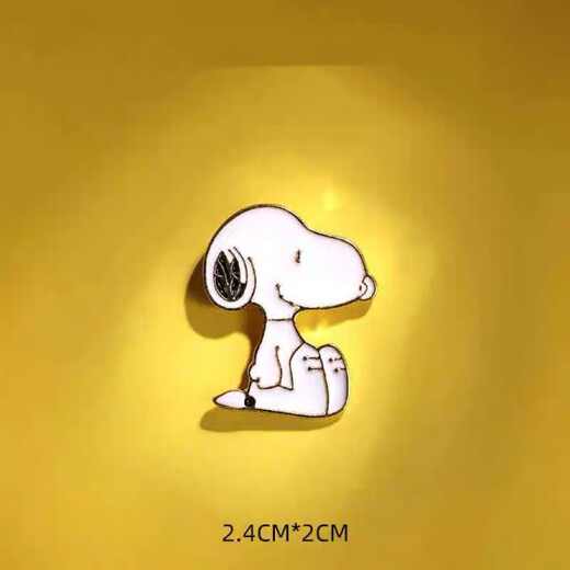 WEISHINI Cartoon Snoopy Brooch Cute Puppy Japanese Metal Badge Men's and Women's Personalized Pin Bag Ornament Snoopy