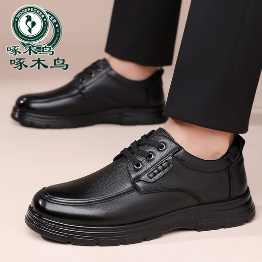 Woodpecker 2024 Hiver Nouveaux chaussures en cuir pour le cuir authentique pour hommes Plus chaussures de coton en velours pour les affaires en cuir souple décontracté.