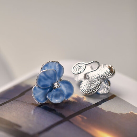 Sili non-pierced ear clips water mist blue iris French retro flower earrings high-end niche design temperament earrings mosquito coil ear clips