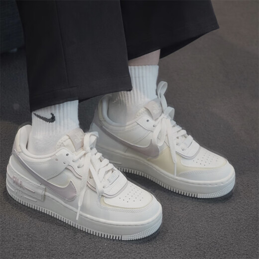 Chaussures féminines Nike Nouveau AF1 White and Purple Force Force One Lightweight et polyvalent bas Top non glissé Les chaussures de planche à usure de usure Sports Chaussures décontractées IB3881-001 Blanc et vert 35.5