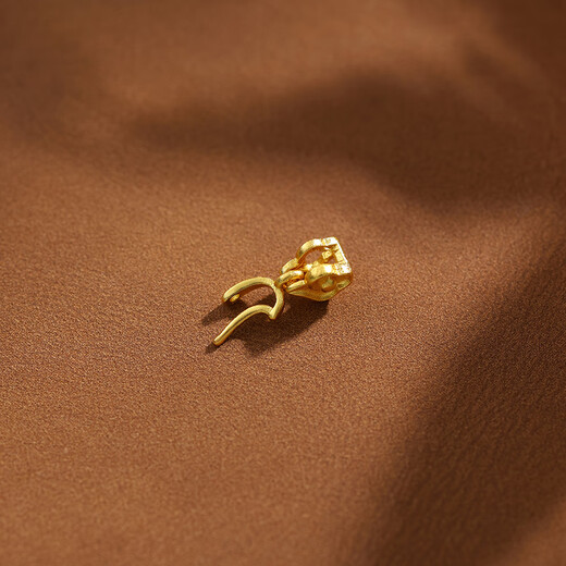 Shiniao 18k gold plated clip buckle retro style polka dot auspicious cloud necklace pendant buckle jade bean buckle head melon seed buckle buckle