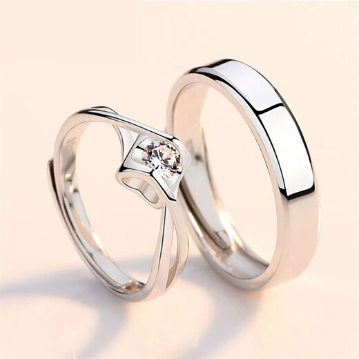 Zhou Taisheng's ring couple, a pair of men's and women's diamond rings, and a beautiful wedding box. You need to place an order silently and note the size. They will stay together for a lifetime.