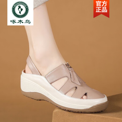 Woodpecker 2025 summer new style sandals for women without tired feet and soft soles mother leather shoes genuine leather wedge women's shoes breathable shoes 688丨Bei white 35