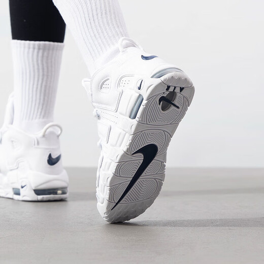 耐克（NIKE）女鞋新款运动鞋皮蓬AIR MORE UPTEMPO缓震训练休闲鞋 DH9719-100 35.5