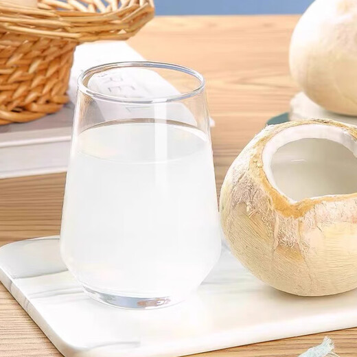 Jingdida Thailand imported old tree coconut king net weight 2.2Jin Jin is equal to 0.5kg 2 single fruits 550-630g fresh green coconut source straight hair