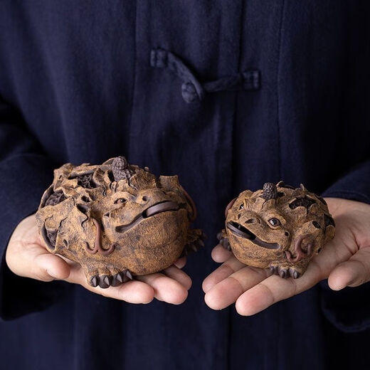 Chen Hongjun's bark golden toad, Yixing purple sand tea pet ornaments, exquisite tea set to attract wealth, fully handmade tea toy carving, bark golden toad, works by Chen Hongjun