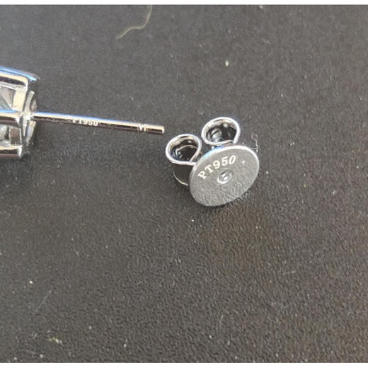 Guanpu Pavilion Fat Donglai's same style pt950 platinum ear plugs PT950 anti-falling gold-plated ear caps ear buckles anti-slip fixed non-allergic ears small size pt950 pair