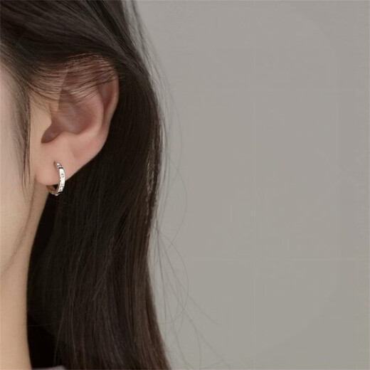 Guanpuge Fat Donglai same style pt950 platinum earrings for women Pt950 platinum diamond earrings fashion earrings niche light luxury ears three diamond earrings (pair)