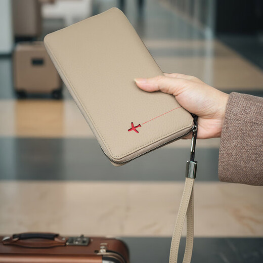 梵勒丹麦防盗刷出国留学旅行手机大护照包多功能收纳证件包护照夹卡包 深卡其色【防盗刷防消磁护照包】