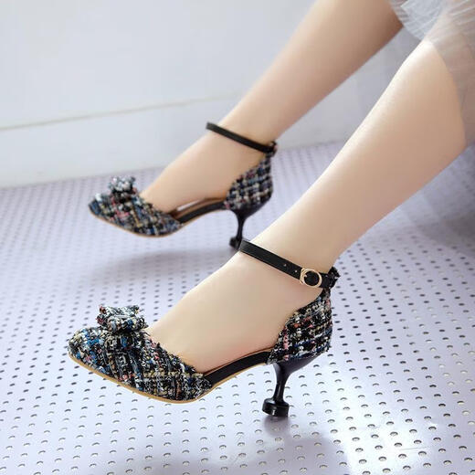 Ye Yu girl 9-year-old child high-heeled shoes princess shoes 2024 new primary school students performance children's sandals stiletto heel 12 summer black heel height 6 cm 32 / inner length 21CM