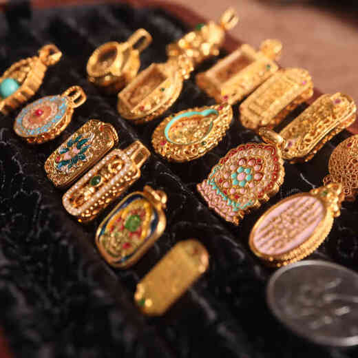 Library selects 18K gold gold DIY accessories jewelry ancient gold diamond pendant design enamel green Tara Mahakala AU750 18K gold pendant nine-tailed fox black box, size approx. 2