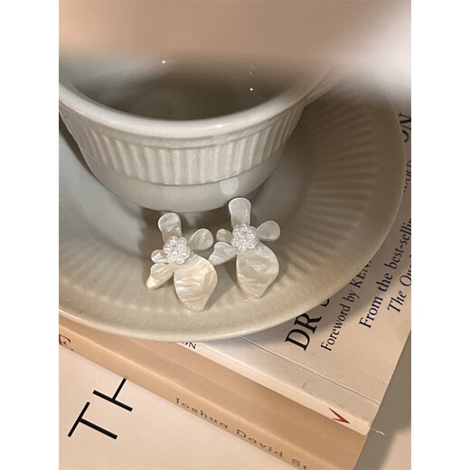 天启世纪简约亚克力花朵耳钉小众设计轻奢气质高级感精致新娘珍珠耳饰耳环 3884A「雪薇花」银针