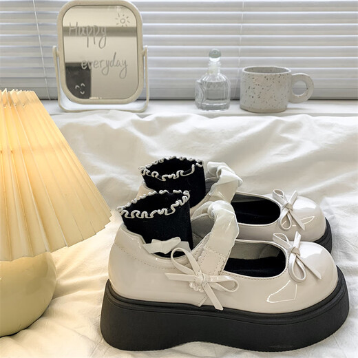 White Retro Retro British Shoes de cuero de suela gruesa para mujeres 2025 Spring New Japanese Jk con falda Mary Jane Single Shoes Black 35