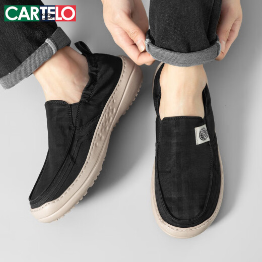 卡帝乐鳄鱼（CARTELO）男鞋夏季2025一脚蹬帆布鞋轻便软底男士休闲鞋 黑色 42码