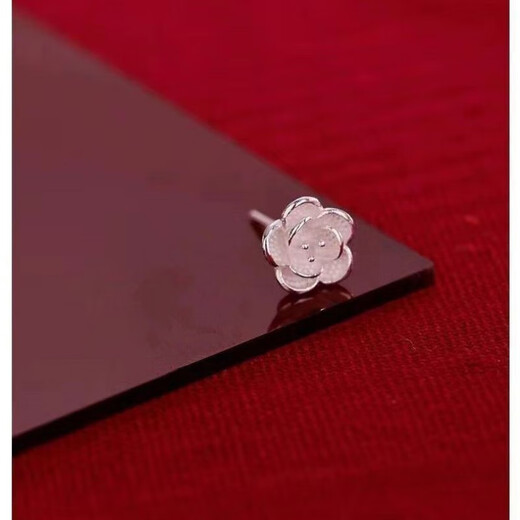 Qianshengyuan 999 camellia earrings 999 niche light luxury earrings 2025 temperament new style 999 pure silver camellia earrings two packs