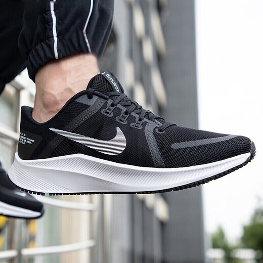 耐克（NIKE）官方男鞋春季新款QUEST 4跑步鞋飞线网面透气低帮运动鞋休闲鞋 DA1105-006黑色白 42.5