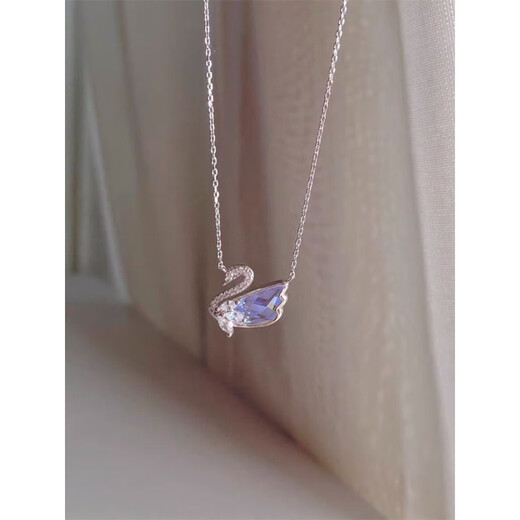 GIOIO Swarovski zirconium swan necklace girls light luxury niche 2023 new sterling silver clavicle chain love lover same style dream swan necklace (exquisite gift box)