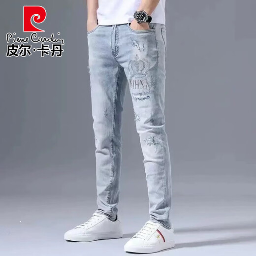 Pierre Cardin Estación Europea 2025 Jeans rasgados de primavera y otoño Los pies delgados de los hombres modernos de estilo coreano