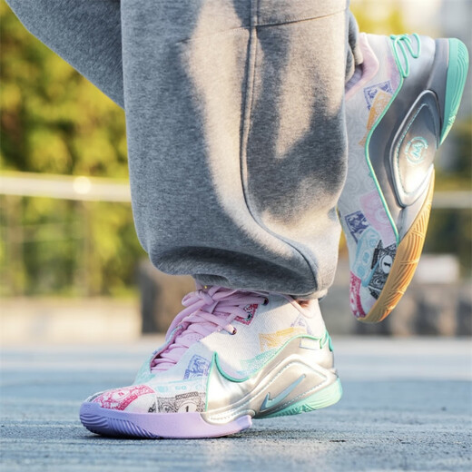 Nike (NIKE) LeBron 22 EP 'Crown Jewel' white non-slip, wear-resistant and comfortable and versatile low-top basketball shoes FZ1098-100 white green pink blue 40 (250mm)