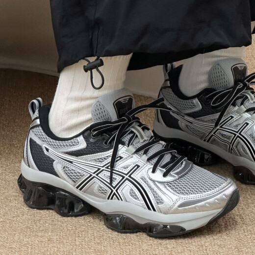 
Asics GEL-Quantum Kinetic New Year Retro Black Silver Green Trendy Running Shoes 1203A270-023 Silver Gray (1203A270-022) 42.5