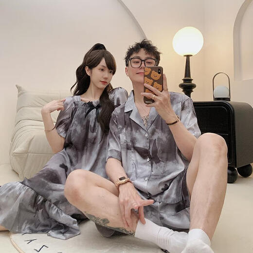 LangSha couple pajamas ladies summer ice silk short-sleeved nightgown feel casual big size men's home clothing set KAD13077 M women + men L