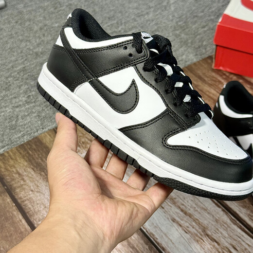 Nike (NIKE) Dunk Low'Black' Nike Black and White Panda GS Sports and Casual Low Top Retro Shoes CW1590-100 CW1590-100 36.5