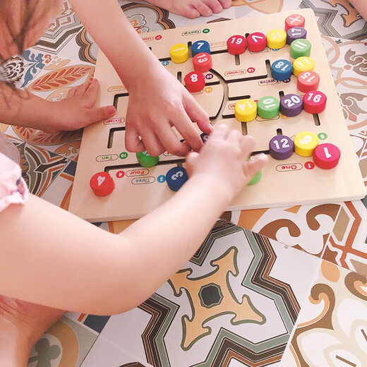 Legend Age Kindergarten Montessori Aides d'enseignement Aids en bois Alphanumeric Matching Maze Game Board's Toys's Toys 345 ans