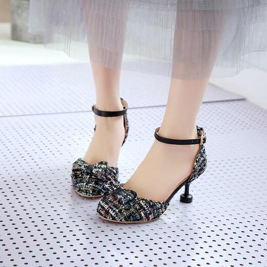 Ye Yu girl 9-year-old child high-heeled shoes princess shoes 2024 new primary school students performance children's sandals stiletto heel 12 summer black heel height 6 cm 32 / inner length 21CM