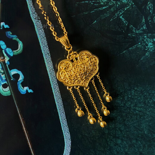 GRAYCEWODY Old Phoenix 999 Gold Pendant Ancient Method Necklace Fashion Retro Model Yingluo Gold Lock Pendant Women's Necklace Pure Gold Free Gold Chain Old Phoenix Gold Store Model Yingluo Gold Lock Pendant
