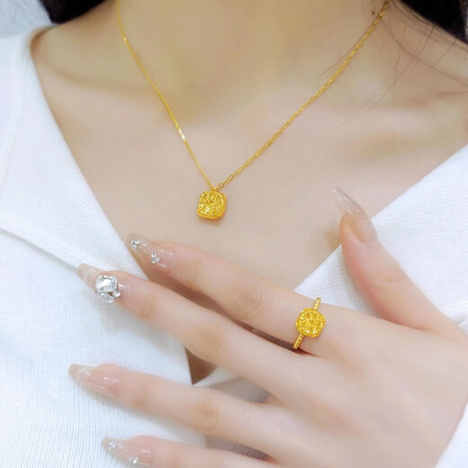 Shilian Gold Sparkling Sugar Cube Earrings Love Sugar Cube Pendant Pure Gold Pendant Holiday Gift (0.85g) Small Sugar Cube Pendant + 18k Necklace