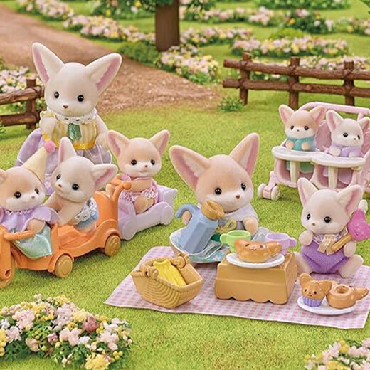 
Sylvanian families Japanese fence fox family Playing house girl toy doll suit Birthday gifts for children