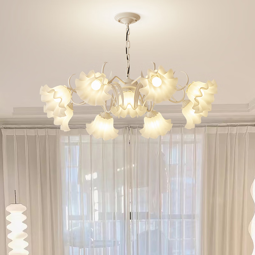 
XMSJ French pastoral living room chandeliers creative internet celebrity lily of the valley flower lamp American country retro lamp restaurant bedroom lamp YL6627 green three-head disc 35CM warm light