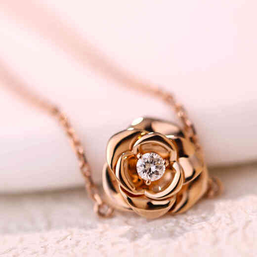 Shi Niao Shi Rui 18K Gold Rose Diamond Necklace Women 2022 New AU750 Color Gold Camellia Premium Clavicle Chain 18K Yellow Gold