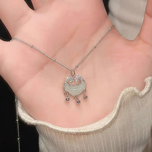 Fat Donglai same style platinum necklace with pendant PT950 platinum L gold necklace for women Hetian jade safety lock pendant temperament PT950 safety lock necklace + counter gift box + appraisal