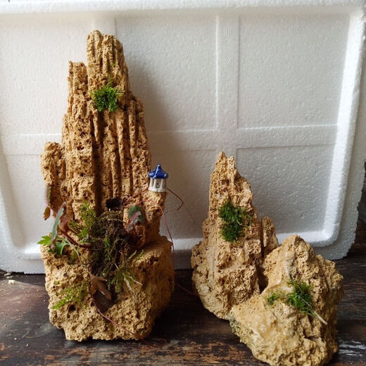 Water-absorbing stone bonsai rockery natural water-absorbing stone water-absorbing stone bonsai rockery bonsai strange stone original stone micro landscape construction height 15 cm does not include the pot with stones and moss