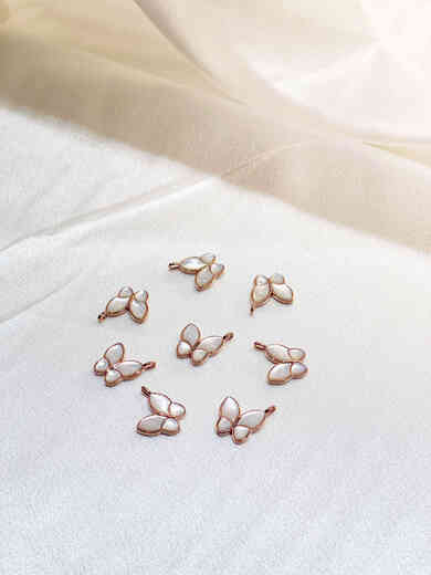 Chihuan 18K gold butterfly pendant, white mother-of-pearl necklace, colored gold rose gold clavicle chain set for Valentine's Day for your girlfriend, 18K gold rose gold, with 18K gold necklace