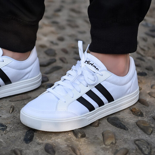 Adidas New Men's Shoes, Summer Student College Sports Chaussures, confortable, légère, polyvalente et à la mode décontractée AW3889 / Fashion Three Stripes 44