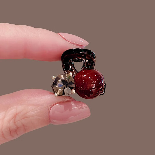 Two Worlds Red Mini Small Clip Women's Forehead Clip 2025 New Imitation Pearl Bangs Clip Hair Clip Hair Accessories Mini Flash Diamond Hair Clip