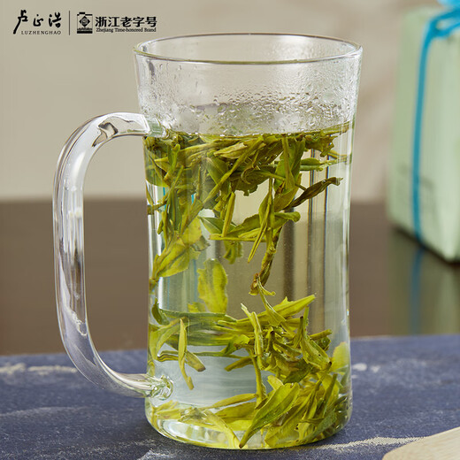 Lu Zhenghao Green Tea Grain Rain Fragrance Longjing Tea Level 3 200g 2025 New Tea Yuqian Longjing Paper Pack for Self-Drinking and Affordable Gifts