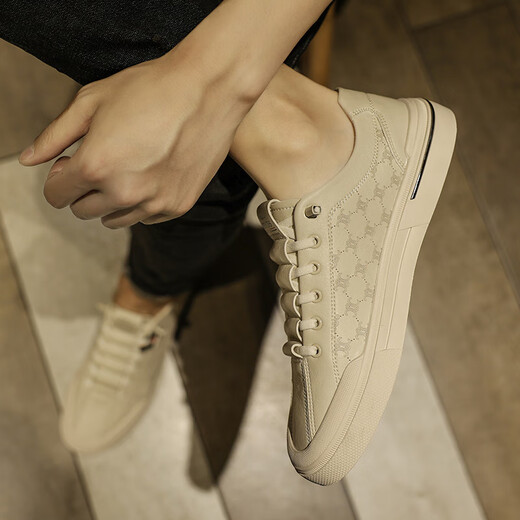 Changxiang huili masculin's chaussures 2025 Été Nouvelles chaussures plates à semelle douce Sports Sports Chaussures en cuir décontractées d'un pied pour porter des chaussures à la mode pour les hommes beige [la taille est petite, il est recommandé de prendre une taille plus grande] 40