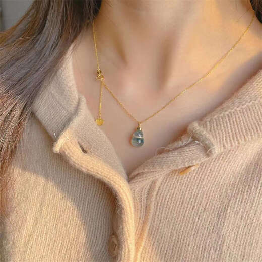 Shiyi New Chinese Style Gold Mint Green Gourd Pendant Necklace for Women Cool and Exquisite Temperament Retro Gold Clavicle Chain Small Waist Gourd Necklace