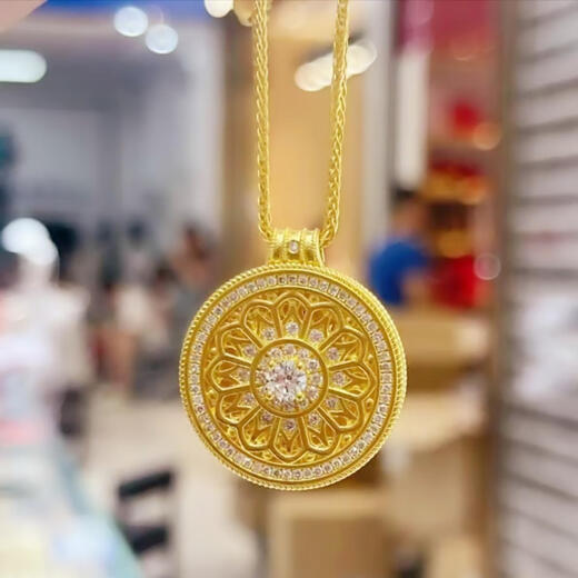 Senyong Tiaotai rose window necklace women's national trend carved light luxury sterling silver gold clavicle chain 18K gold pendant compass Tiaotai rose window necklace