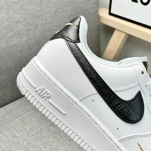 AJ Offizielle Website 丨 Markencode Break 丨 Herrenschuhe Luftwaffe Nr. 1 Innere Höhenschuh für Männer und Frauenschuhe für Männer, Weiß, Schwarz und Gold 42 (260 mm) Socken