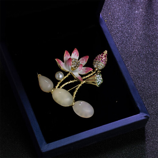 WOUG pink lotus brooch for women, exquisite small fragrance design corsage, sexy suit flower brooch, pink lotus No. 1